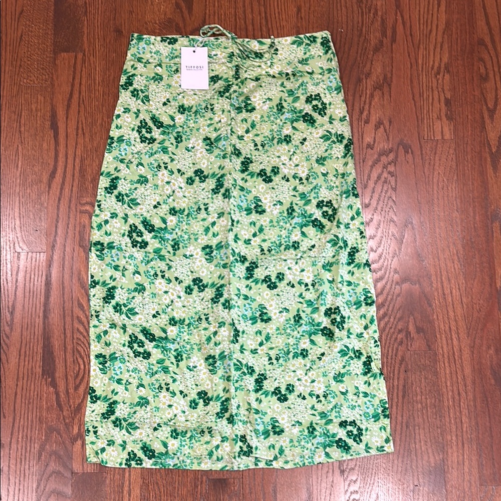 Green Pencil Midi Skirt for Resort Wear